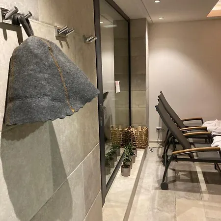 Johan Hotel