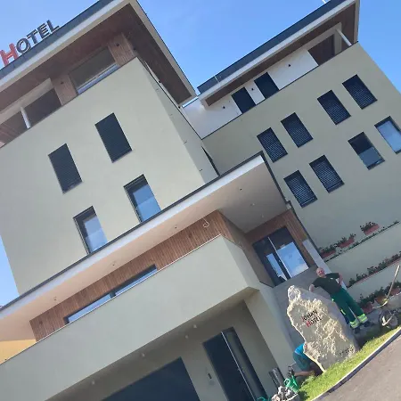 Johan Hotel *
